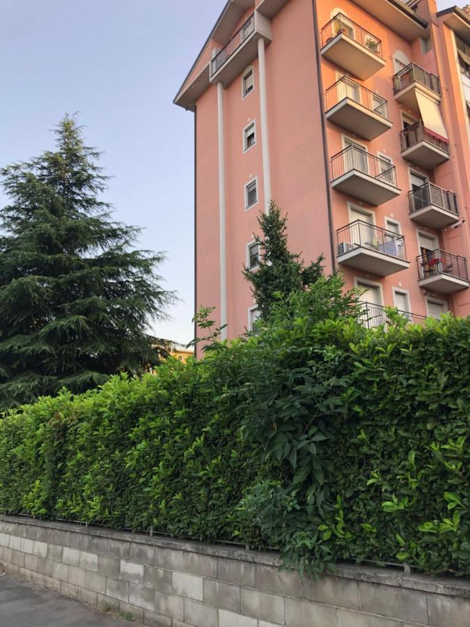 Casti - Appartamento Mm3 Comasina Milan Luaran gambar
